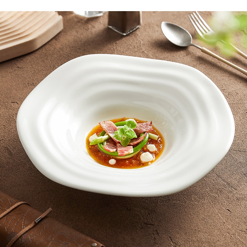 Irregular Shaped White Salad P - Home Cooking Restaurant recensione e prezzo