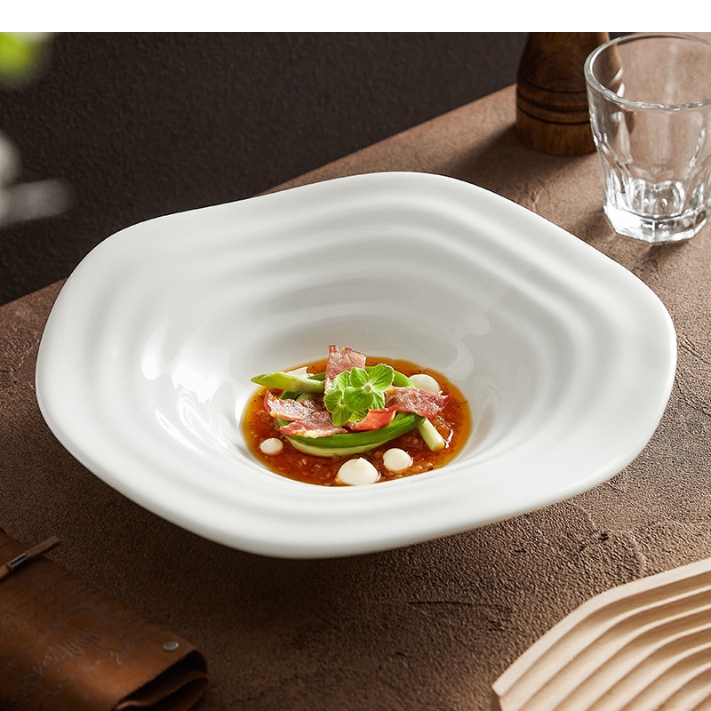 Irregular Shaped White Salad P - Home Cooking Restaurant recensione e prezzo