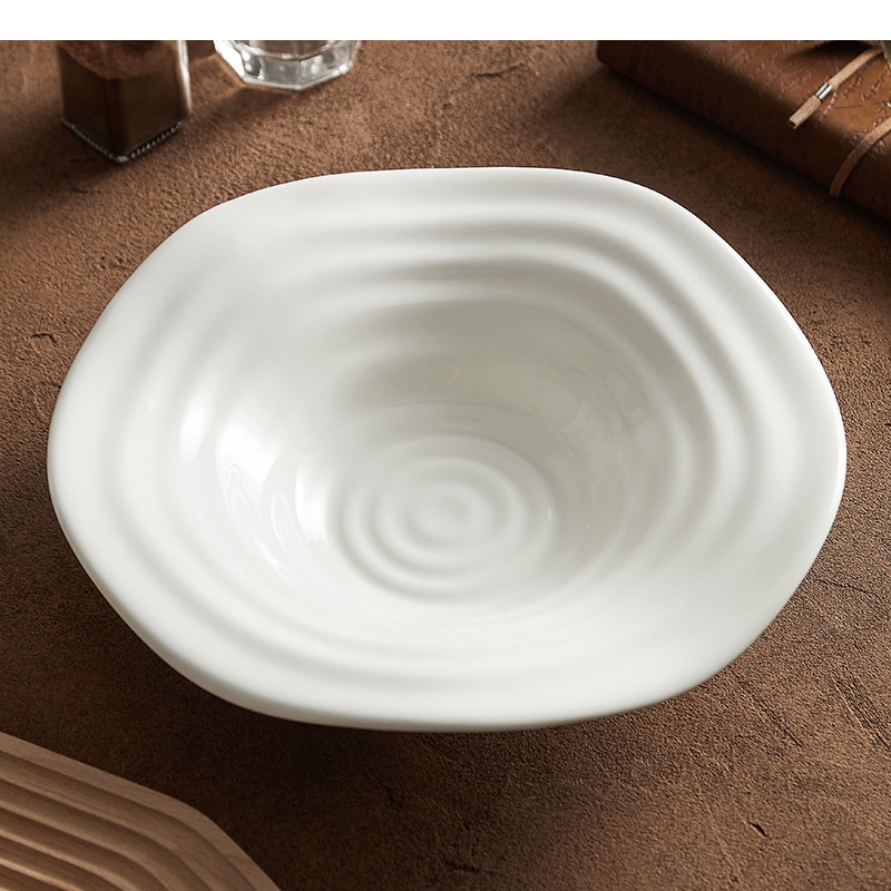 Irregular Shaped White Salad P - Home Cooking Restaurant recensione e prezzo