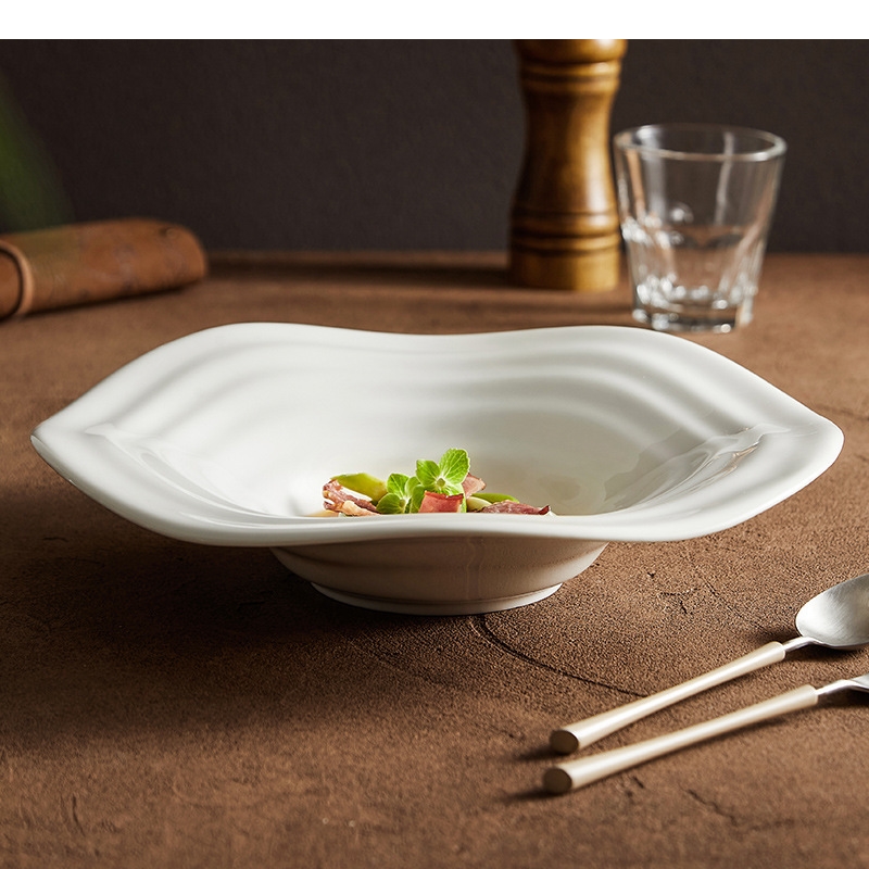 Irregular Shaped White Salad P - Home Cooking Restaurant recensione e prezzo